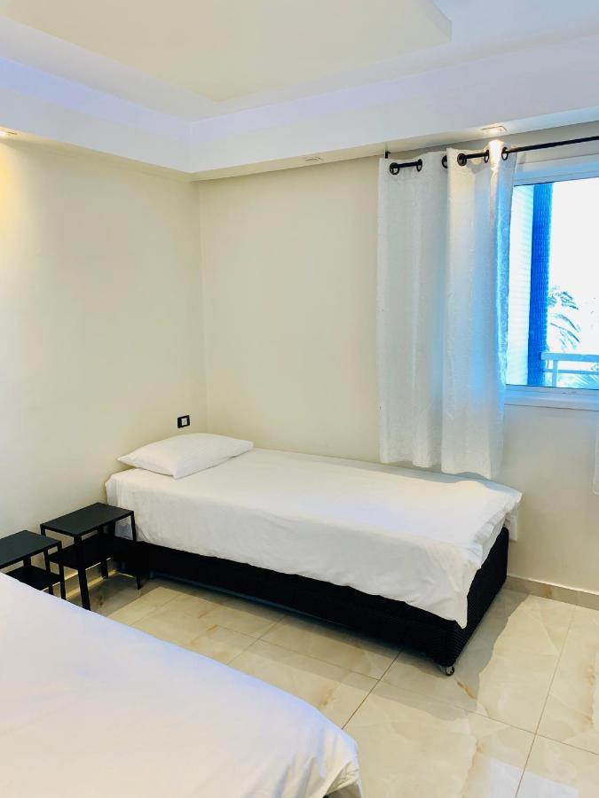 Royal Beach Front Apartments Netanya Eksteriør bilde